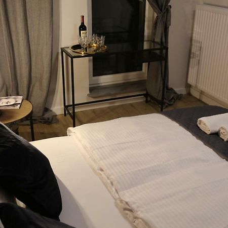 Concept Red Apartment Kraków Zewnętrze zdjęcie